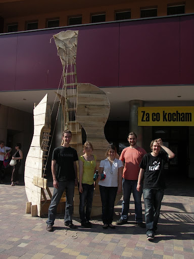 Tomek Wenklar i jego drużyna przed GITARĄ