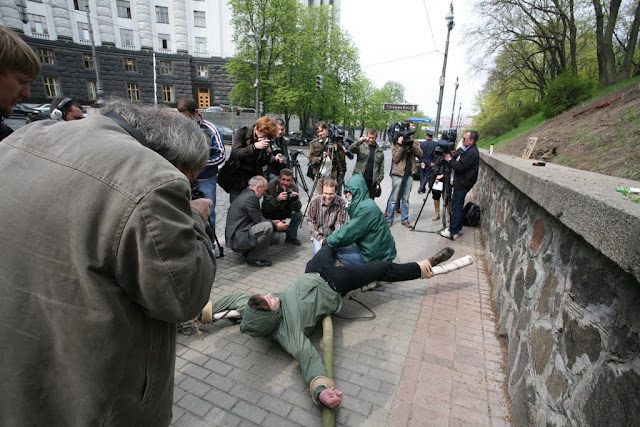 http://lh3.ggpht.com/_JZ_eGIMhYjQ/S9lRvR4swcI/AAAAAAAAAr4/LrHT1uG0NaM/s640/raspyatie%2029-04-2010%20037.jpg