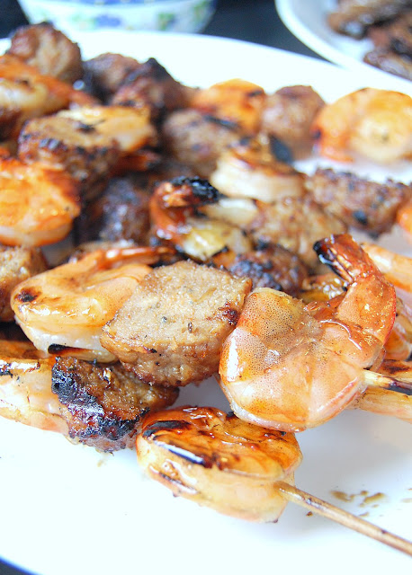 Sounds like a weird combo, shrimp and meatball skewers, but so DELICIOUS!
