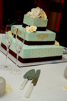 Every wedding has to have a cake, right?!