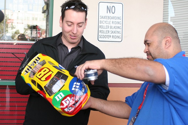 [2009 Las Vegas NSCS Winners Circle Kyle Busch HobbyTown with RC car[8].jpg]