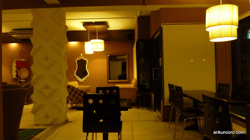 Sudut Pandang Kafe Bitter Sweet