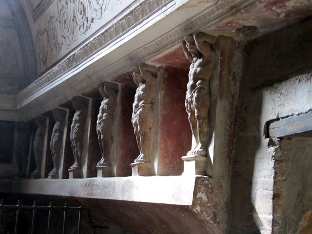 [Pompeiimensbathhousecarvings2.jpg]