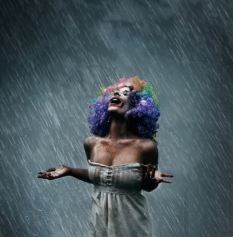 [rain and woman[3].jpg]