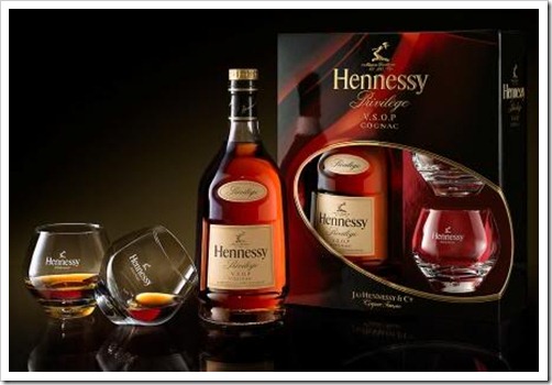 HennessyVSOP2glasspack-Caucasian