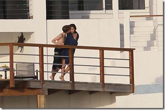 Justin Bieber and Selena Gomez Kissing fedoce 4