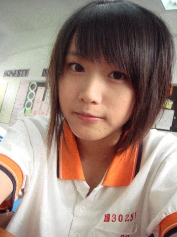 お風呂盗撮 お姉さんが髪を洗う姿とオッパイとチラ見えする脇を隠し撮り!