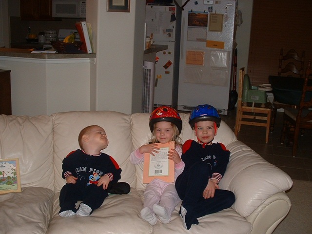 [20100206_MatchingPJs02[3].jpg]