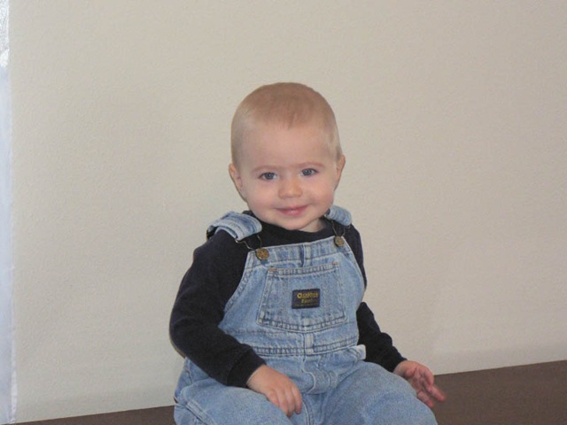 [20091128_Jeffrey18months[3].jpg]