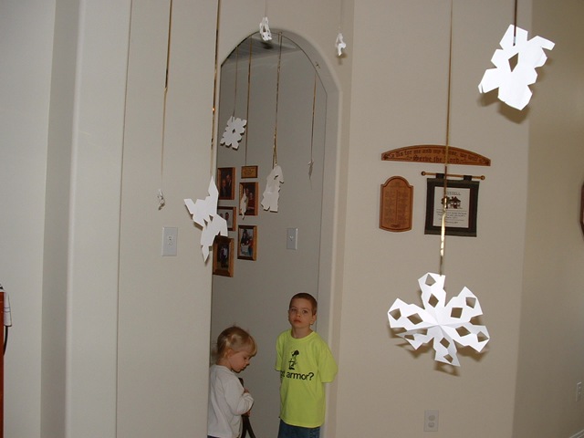 [20091203_PaperSnowflakes01[3].jpg]