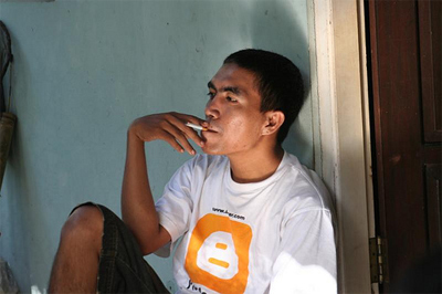 isnaini blogger, pendapatan isnaini,blogger kaya, isnaini blogger indonesia, little steps of isnaini, isnaini blogger helper
