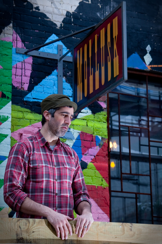 IMAGE: http://lh3.ggpht.com/_K75wcSwuXqU/SdznGQpdRCI/AAAAAAAAAIA/CQQ0-dB7KjQ/s800/Mollusk-3.jpg