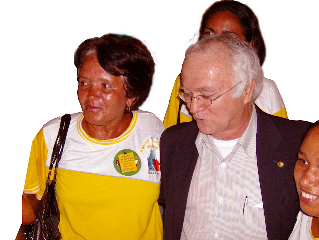 Ferro e estudantes.jpg