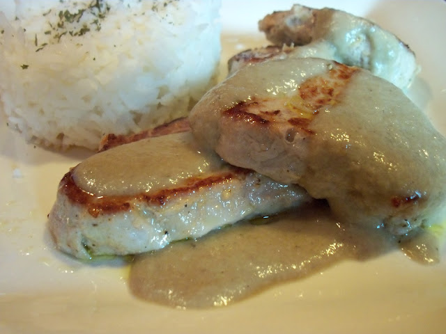 cerdo con salsa de chapiñones