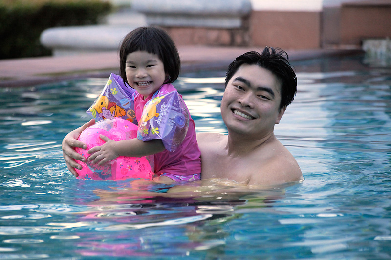 ภาระกิจ น้องเลอา น้องภาวิช ว่ายน้ำ