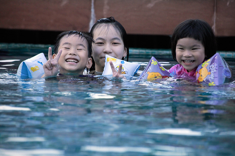 ภาระกิจ น้องเลอา น้องภาวิช ว่ายน้ำ