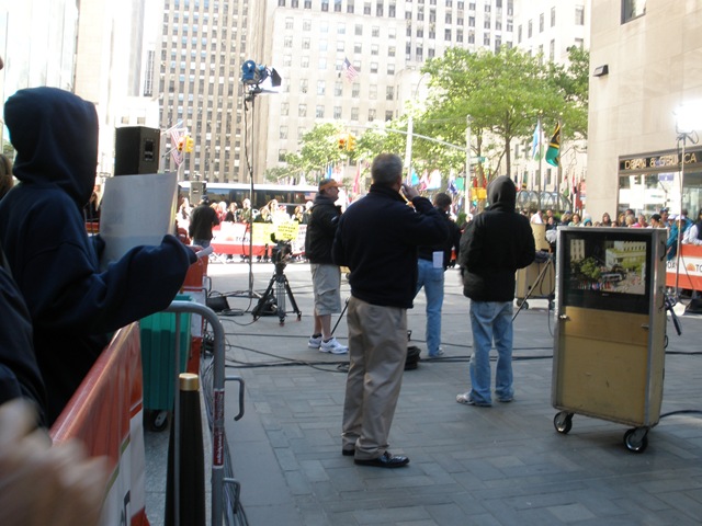 [nyc today show 008[2].jpg]