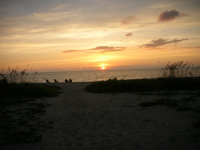 [sunset on the beach[3].jpg]