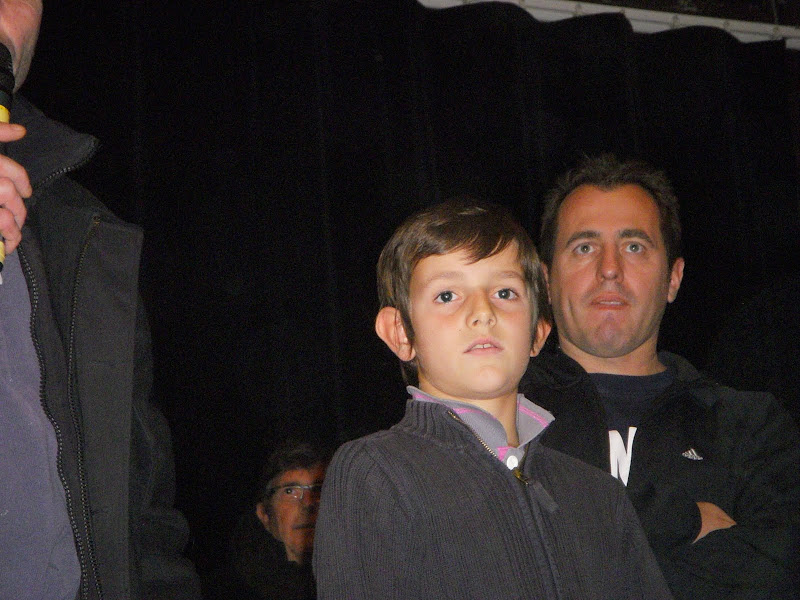 Paul Buffry (joueur de moins de 11) recoit le Troph&eacute;e Georges Brun