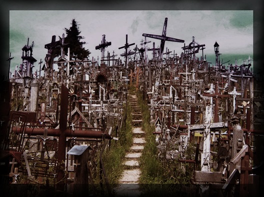 Hill_of_Crosses_by_Anmoku