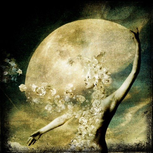 la luna debajoo del brazo