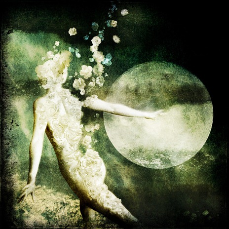 la luna debajo del brazo