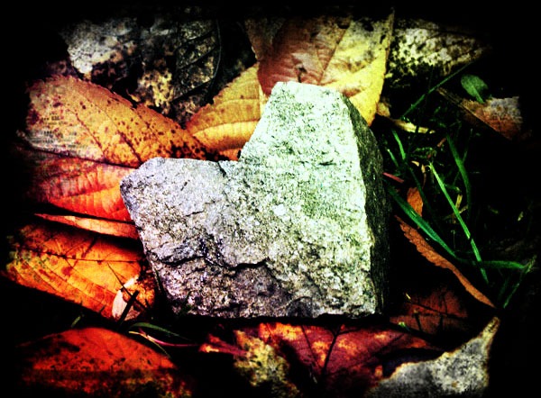 [corazon de piedra[5].jpg]