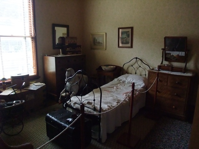 [Mansfield Bedroom[2].jpg]