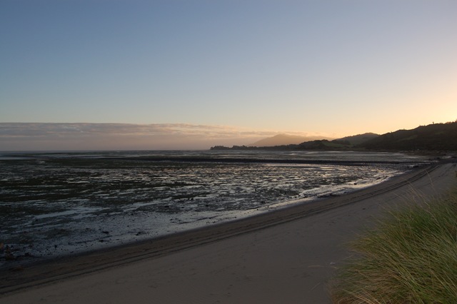 [Farewell Bay at dusk Right[2].jpg]