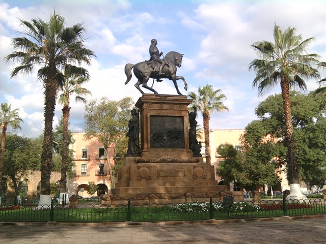 [morelia 044[4].jpg]