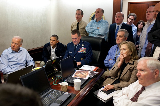[Obama_and_Biden_await_updates_on_bin_Laden[3].jpg]