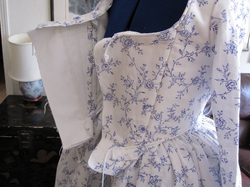 Top and bottom piping applied, but not yet slip stitched. Top and bottom piping applied, but not yet slip stitched.