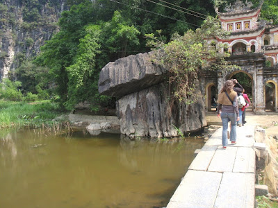 entrée de la pagode sur 3 étages