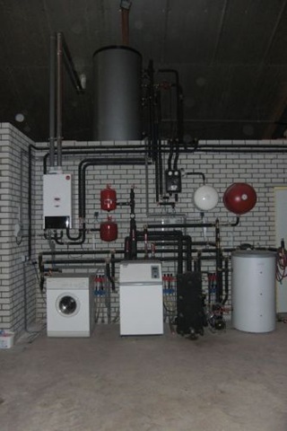 [fabriek[3].jpg]