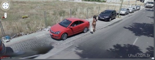 prostitutes_on_google_street_view_10_thumb