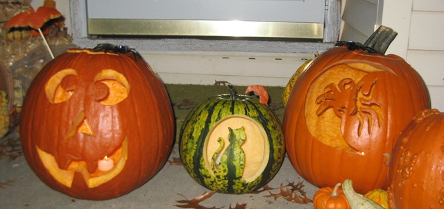 [10.31.2009 Pumpkin Carving (53)[3].jpg]