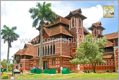 NMT_002_keralapix.com_Napier_Musium_