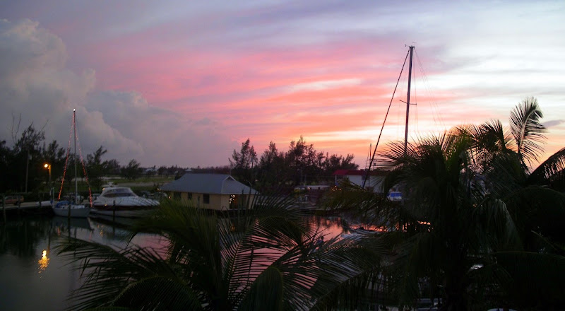 http://lh3.ggpht.com/_LCXRYkfBh8U/SP6P5c37yoI/AAAAAAAACM8/pZCcLYESWFs/s800/sunset%20off%20deck.jpg