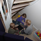 Der fremvises kort under trappen i hulen