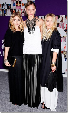 Ashley Olsen And Mary Kate Olsen With Model Sasha Pivovarova