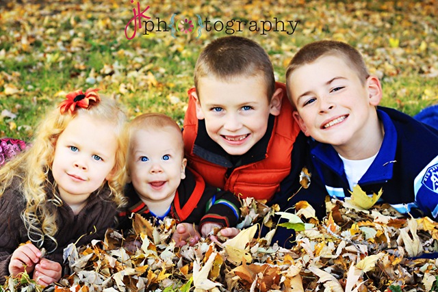 [kids in leaves1431weblogo[4].jpg]