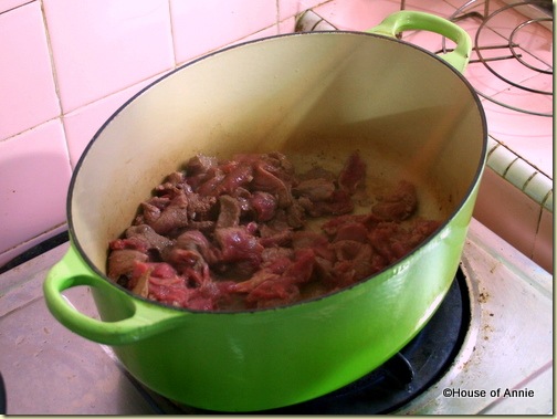 stir frying beef for nikujaga
