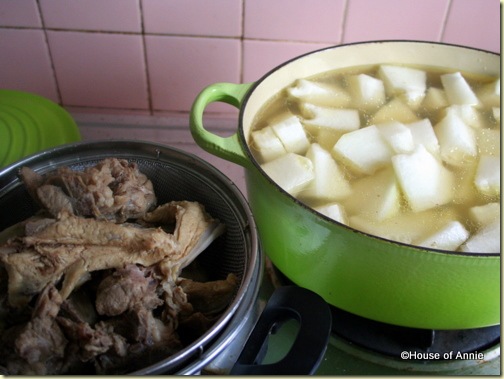 pork bones and winter melon soup