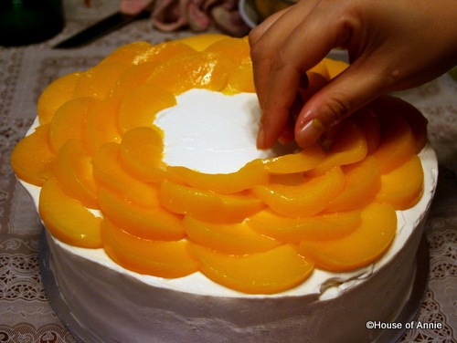 [layer the peach pieces towards the middle[2].jpg]