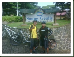 Saung Geulis Saung Geulis