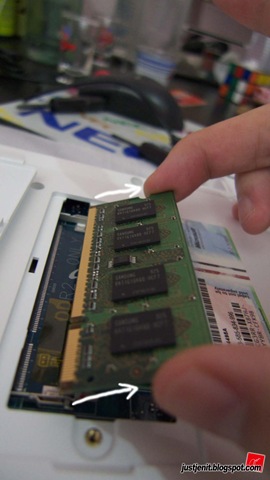 [change laptop DDR2 memory_006[5].jpg]