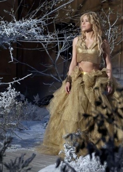 [783515w34001dfp_6143582_trg_shakira_freixenet_set_112410w600h600[4].jpg]