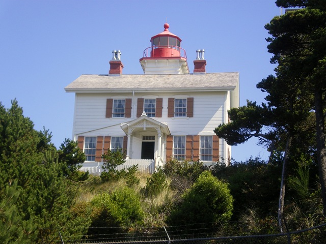 [Yaquina Bay Lighthouse[2].jpg]