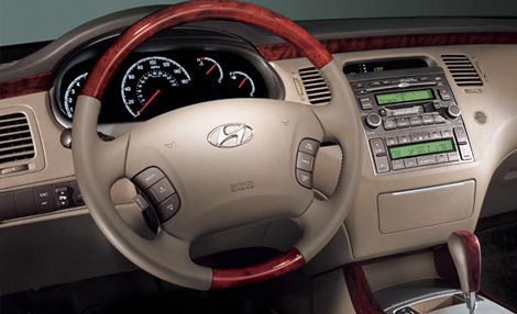 Hyundai Azera 2010: Ecuación entre lujo y conveniencia