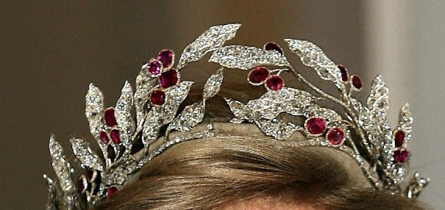 TIARAS I - Página 10 H3-1